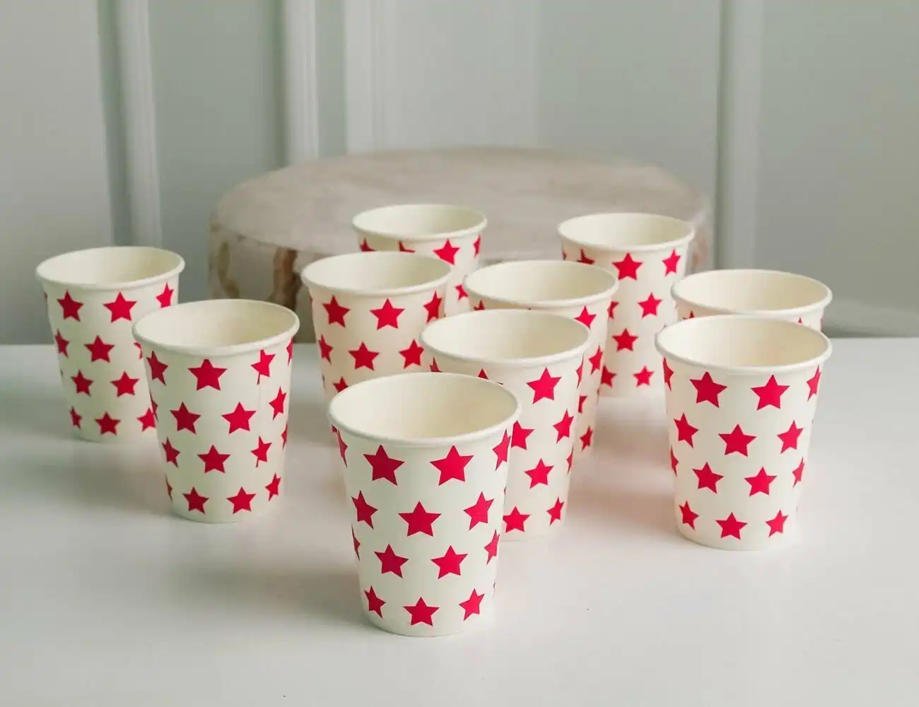 Бумажные стаканы для напитков: практичный выбор для бизнеса и гостей
