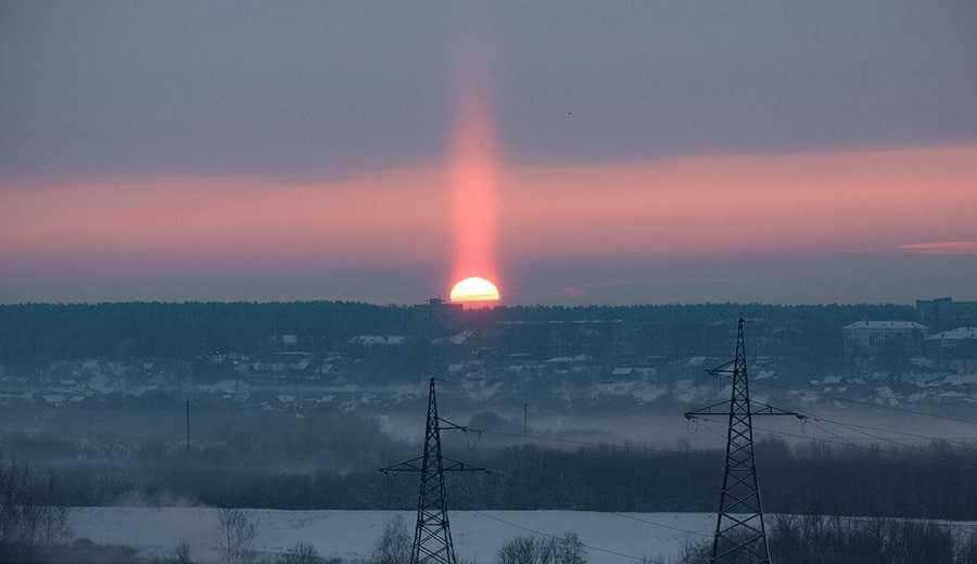 В Могилеве наблюдали редкое оптическое явление - световой столб