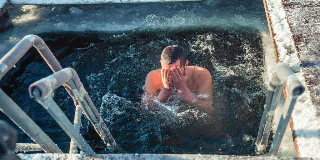 В МЧС Могилева рассказали, как правильно подготовиться к купанию в проруби на Крещение