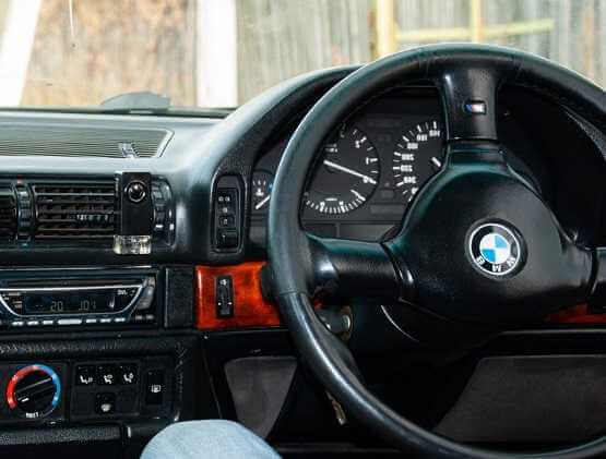 На Могилевщине солнце ослепило водителя и тот въехал в трактор