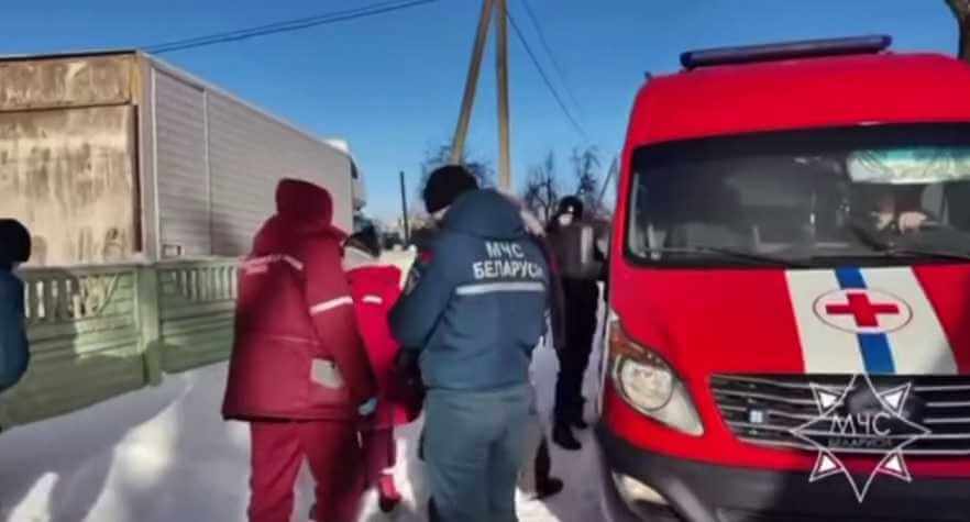 В Могилеве на проспекте Димитрова сгорел дом — один человек в больнице