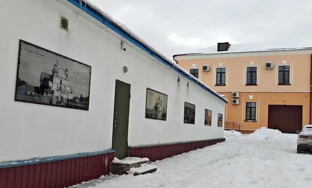 Галерея под открытым небом: дома могилевской пешеходки украсили видами старого города