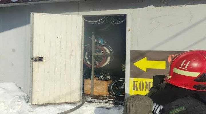 Спасатели ликвидировали пожар в торговом павильоне в Могилеве