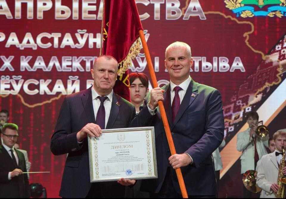 Мэр Могилева Сергей Чертков  поздравил могилевчан с достижениями 2025 года