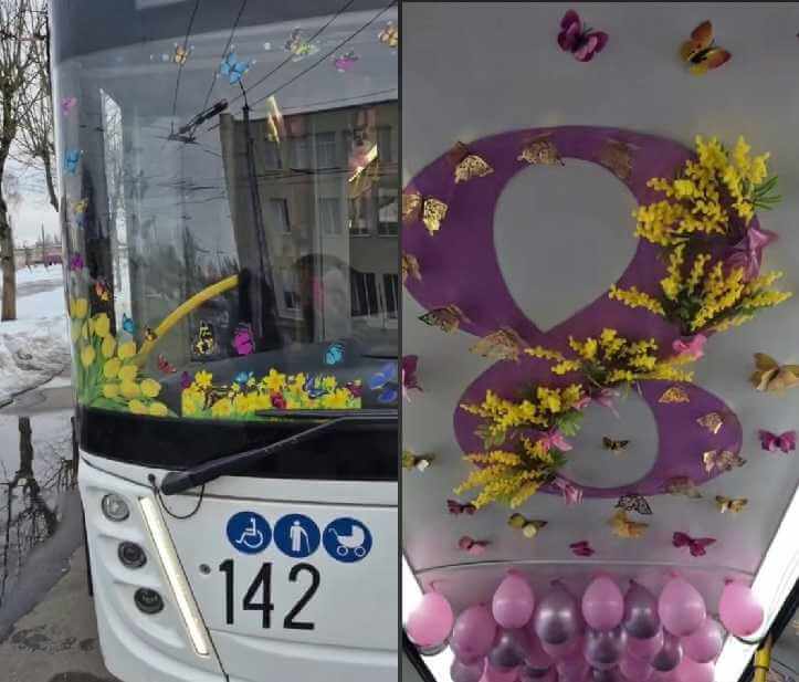 В Могилеве курсирует праздничный троллейбус