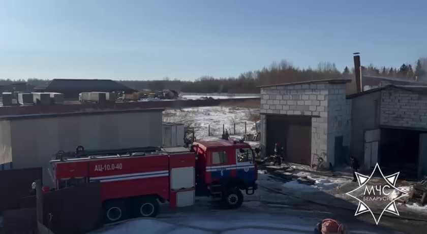В Могилевском районе горел цех по производству изделий из камня