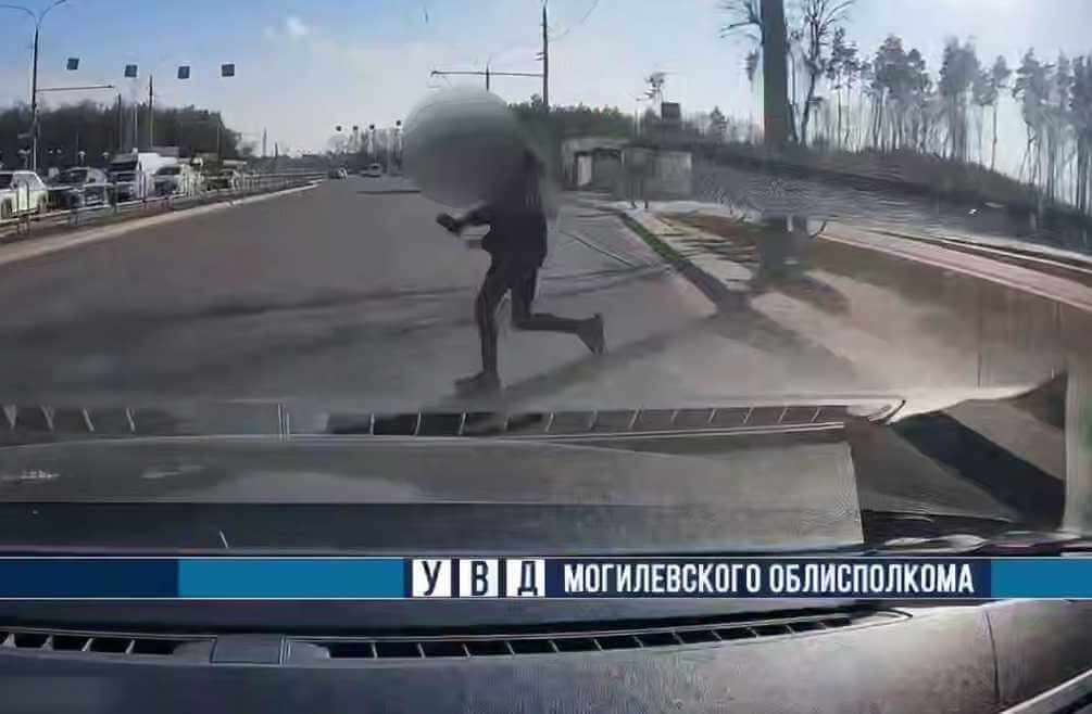 В Могилеве ребенок попал под колеса машины