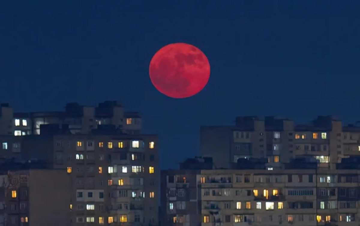 В Могилеве на 74 минуты покажется багровая луна