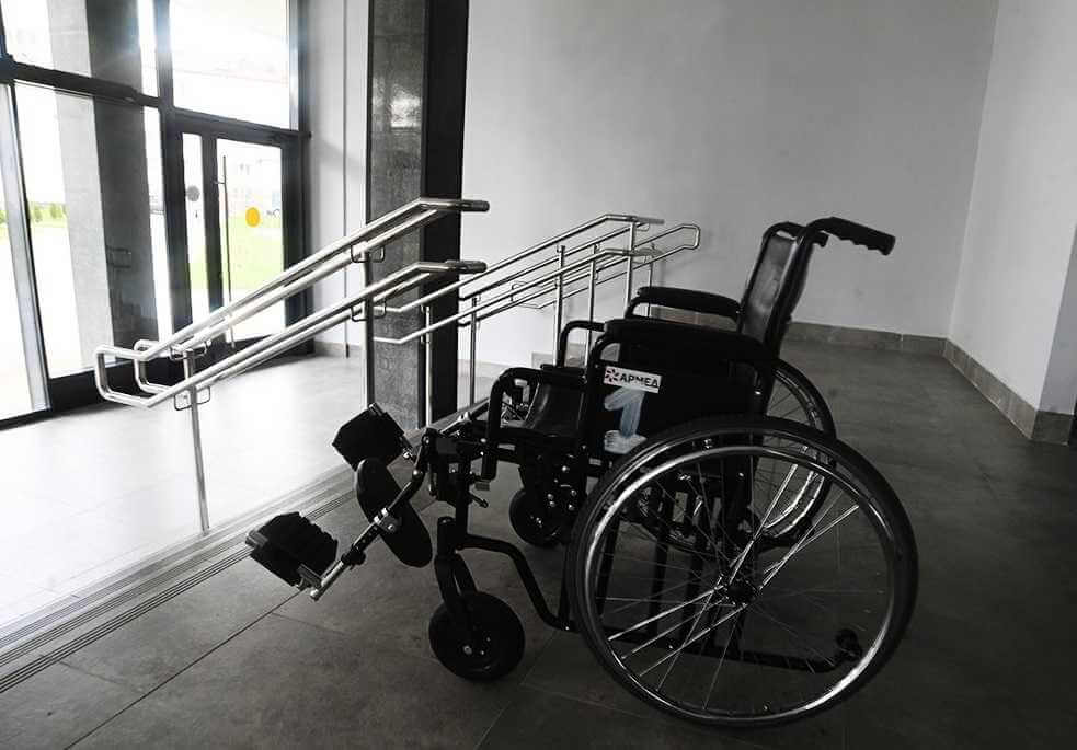 На Могилевщине рабочий упал с крыши и остался инвалидом на всю жизнь — руководитель выплатит ему 70 тысяч рублей