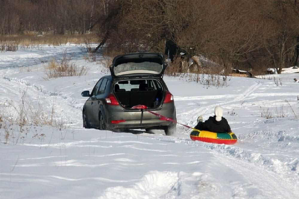 Житель Могилевской области превратил легковушку в «буксир» для тюбинга и заработал уголовку