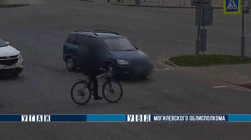 В Могилеве школьник попал под колеса