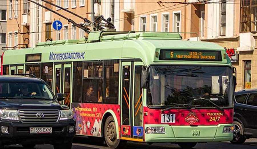 В связи с укладкой асфальта на Шмидта по маршруту № 3 вышло 6 дополнительных троллейбусов