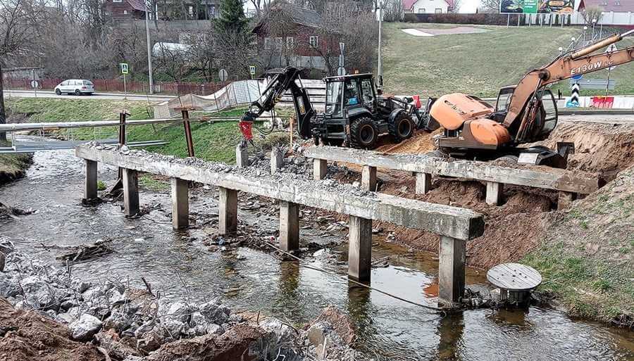 Что делают в Могилеве на Лазаренко на месте разобранного старого моста
