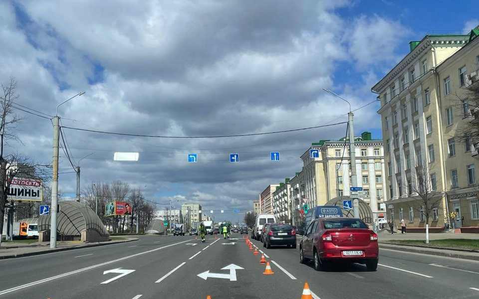 На улицах Могилева обновляют дорожную разметку