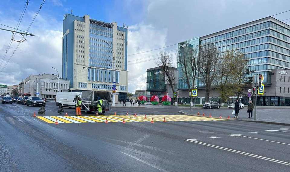 Сегодня и в ближайшие дни в Могилеве обновляют разметку - публикуем перечень улиц для водителей