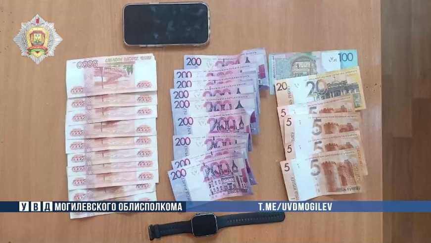 Променял дружбу на шопинг: могилевчанин украл у подруги крупную сумму