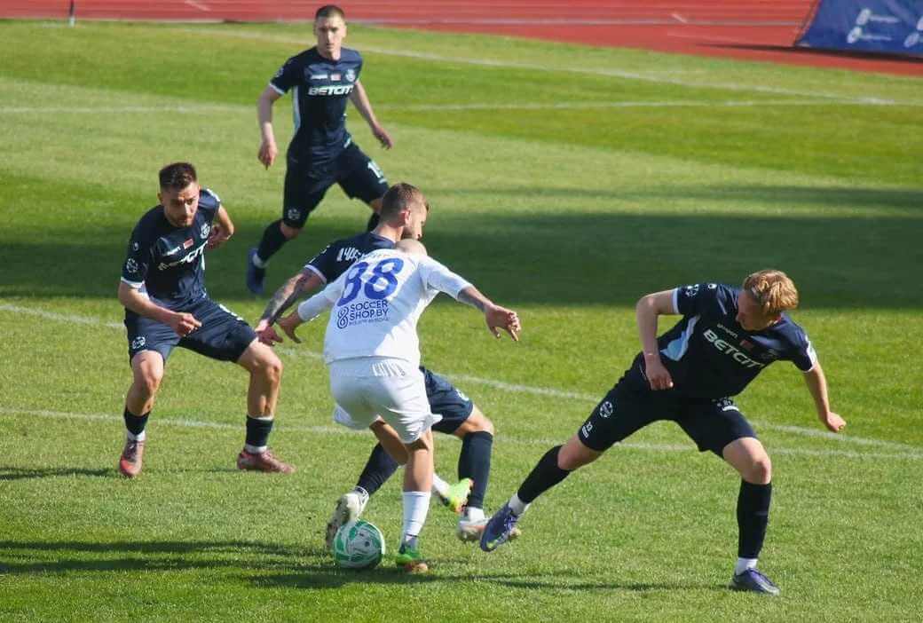 Могилевский «Днепр» дома не смог одолеть аутсайдера
