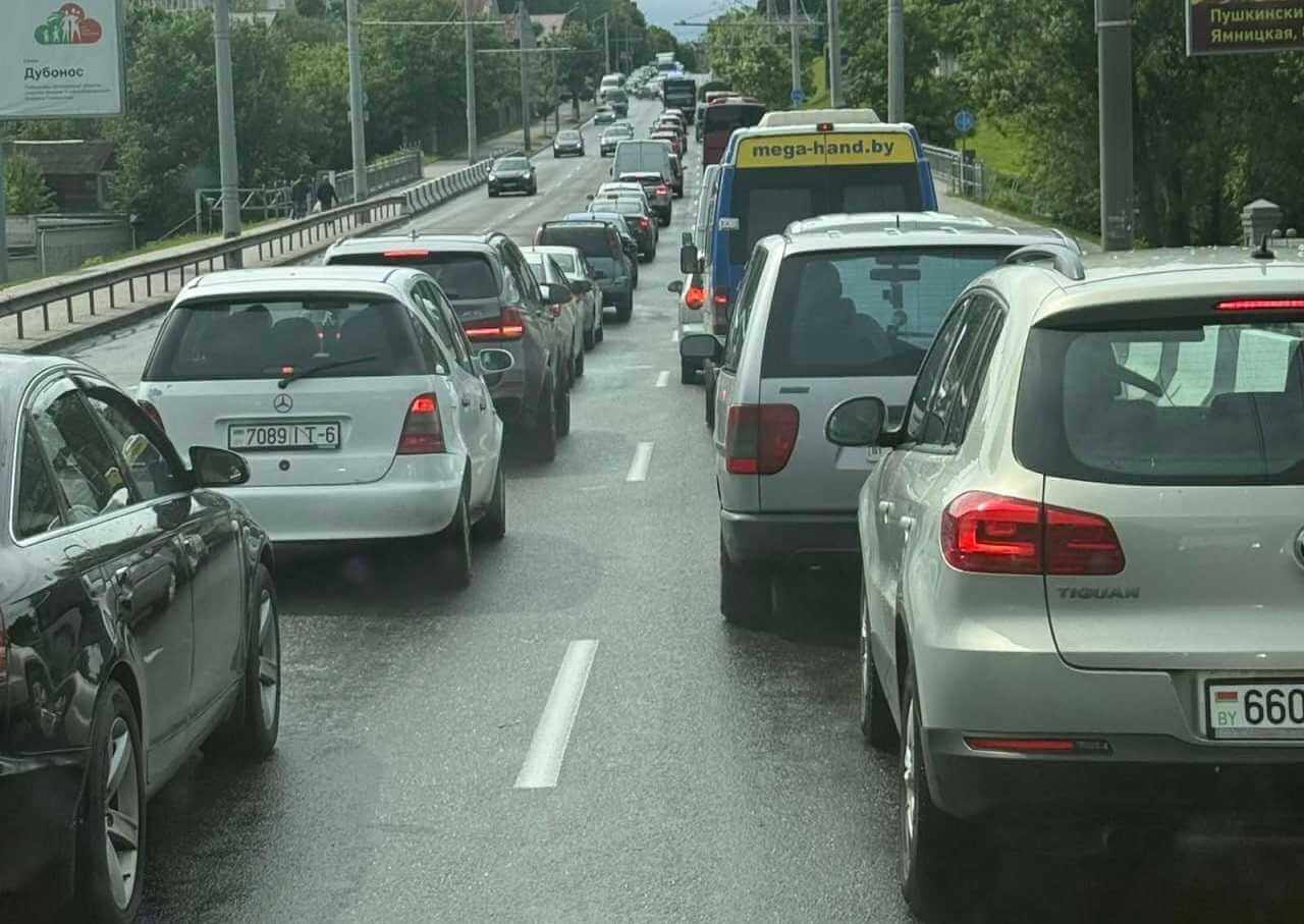 В Могилеве на Челюскинцев столкнулось сразу 4 автомобиля