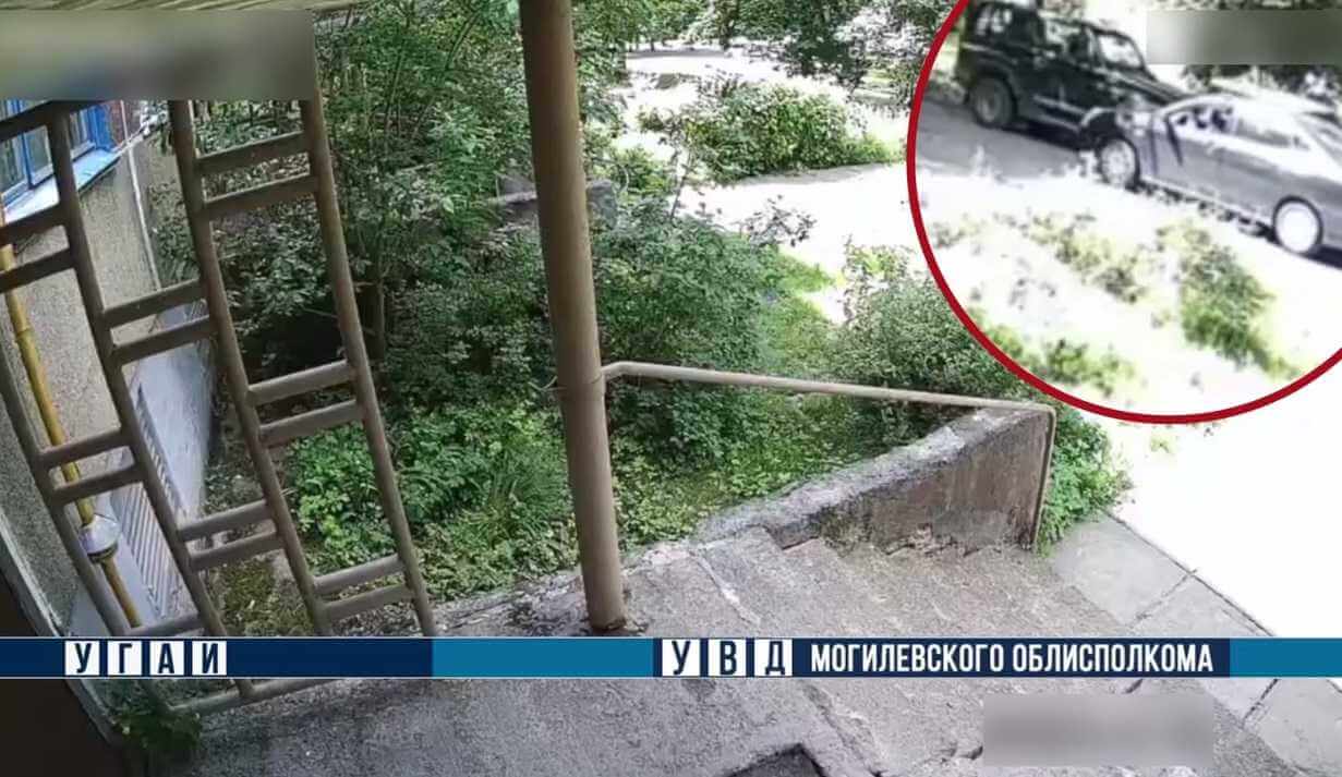 В Могилеве водительница скрылась после ДТП во дворе