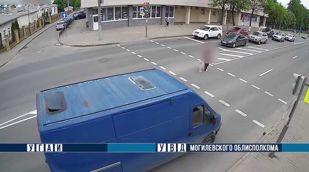В Могилеве водители не пропустили пешеходов на дороге — их нашли и наказали