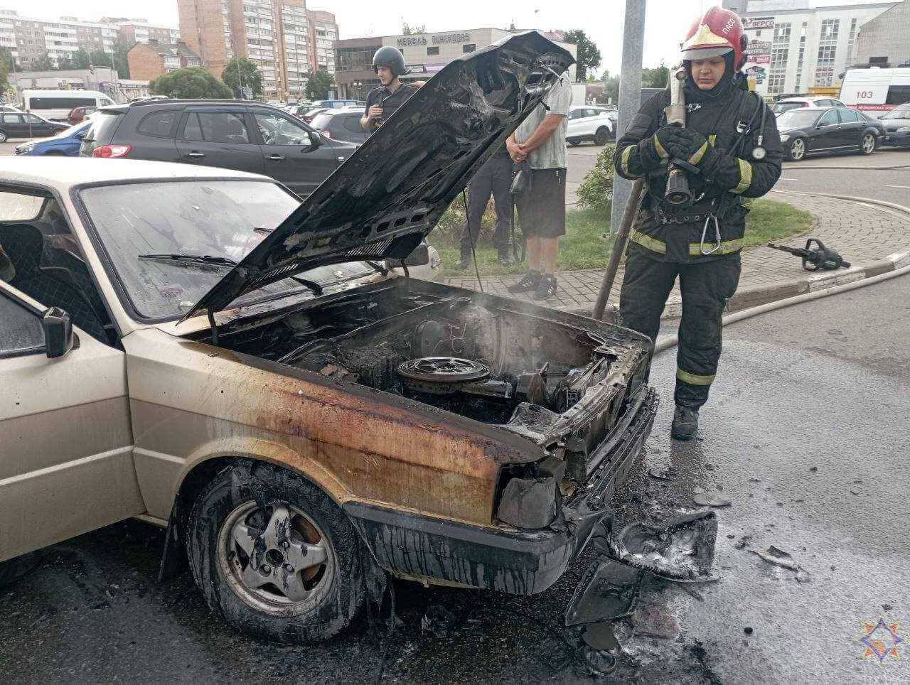 Утром в Могилеве горел автомобиль