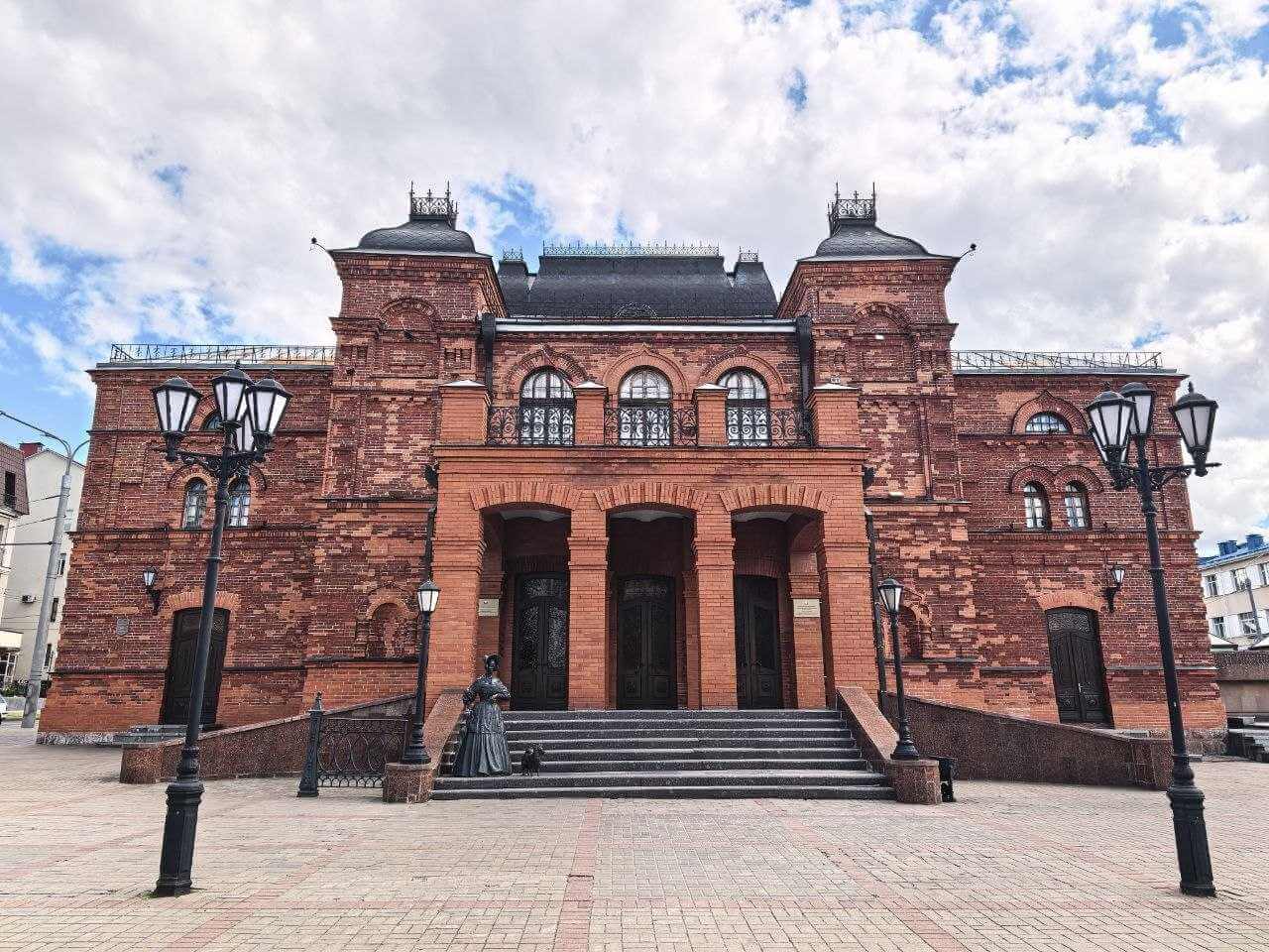 Могилевский областной драматический театр закрывает сезон ностальгической комедией