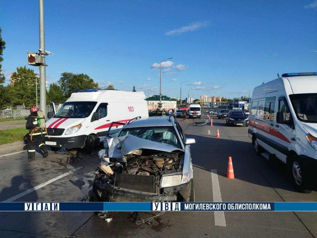В Могилеве на пр-те 17 Сентября произошло ДТП — один человек в больнице