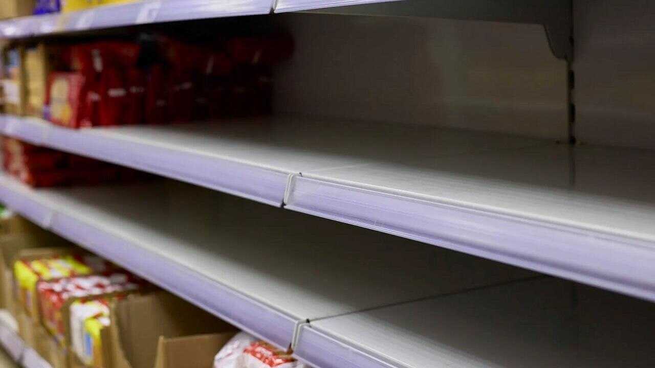 На Могилевщине сельчане пожаловались на пустые полки в магазине