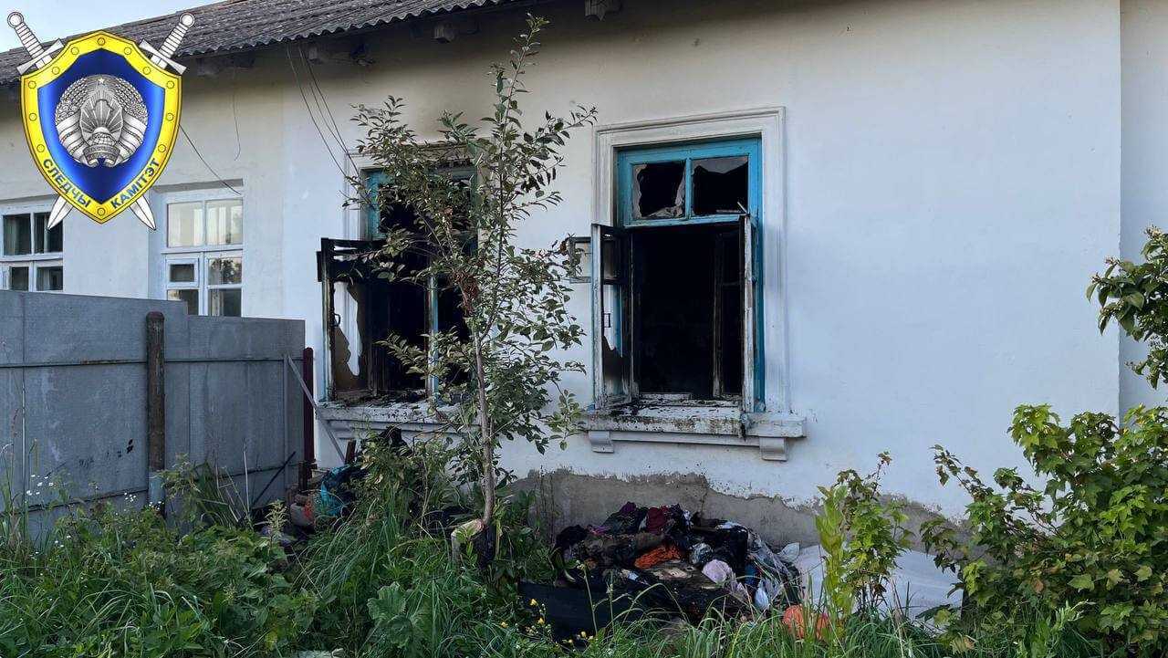 Следователи УГКСЭ по Могилевской области устанавливают обстоятельства гибели пенсионерки при пожаре в Кричеве